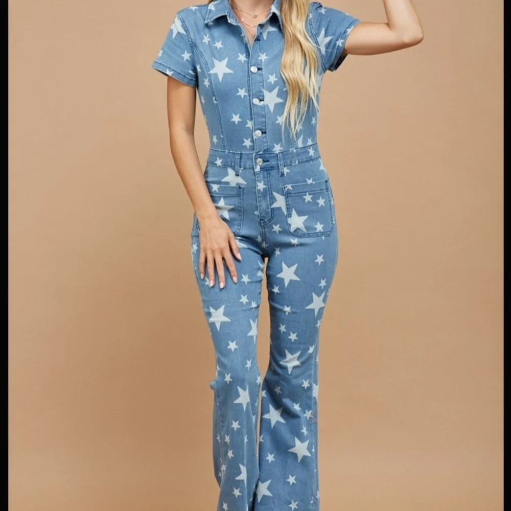 NWT WISTERIA LANE Star Print Denim JUMPSUIT - Picture 5 of 8